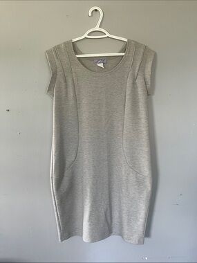 Woman’s Off Limits Grey Cap-Sleeve Midi Shift Dress Large